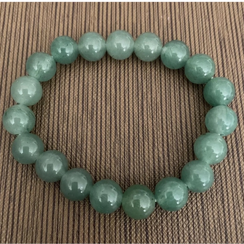 NWOT Bracelet Handmade Natural Gemstone Jade Beads Round Stretch about 9 mm